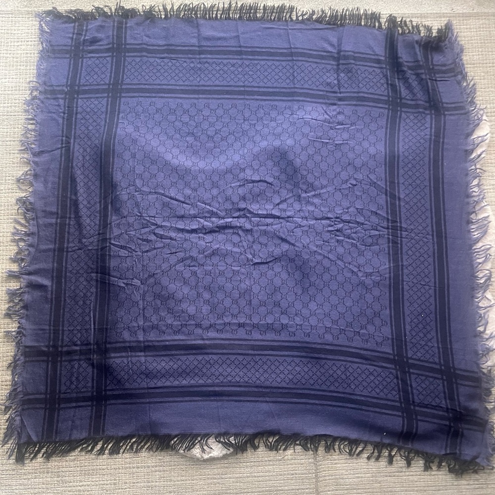 Gucci Diamente Survie Monogram Shawl - Picture 10 of 13
